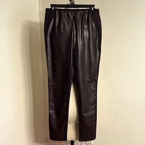 Ellen Tracy Front Faux Leather w/knit Back Legging size Small